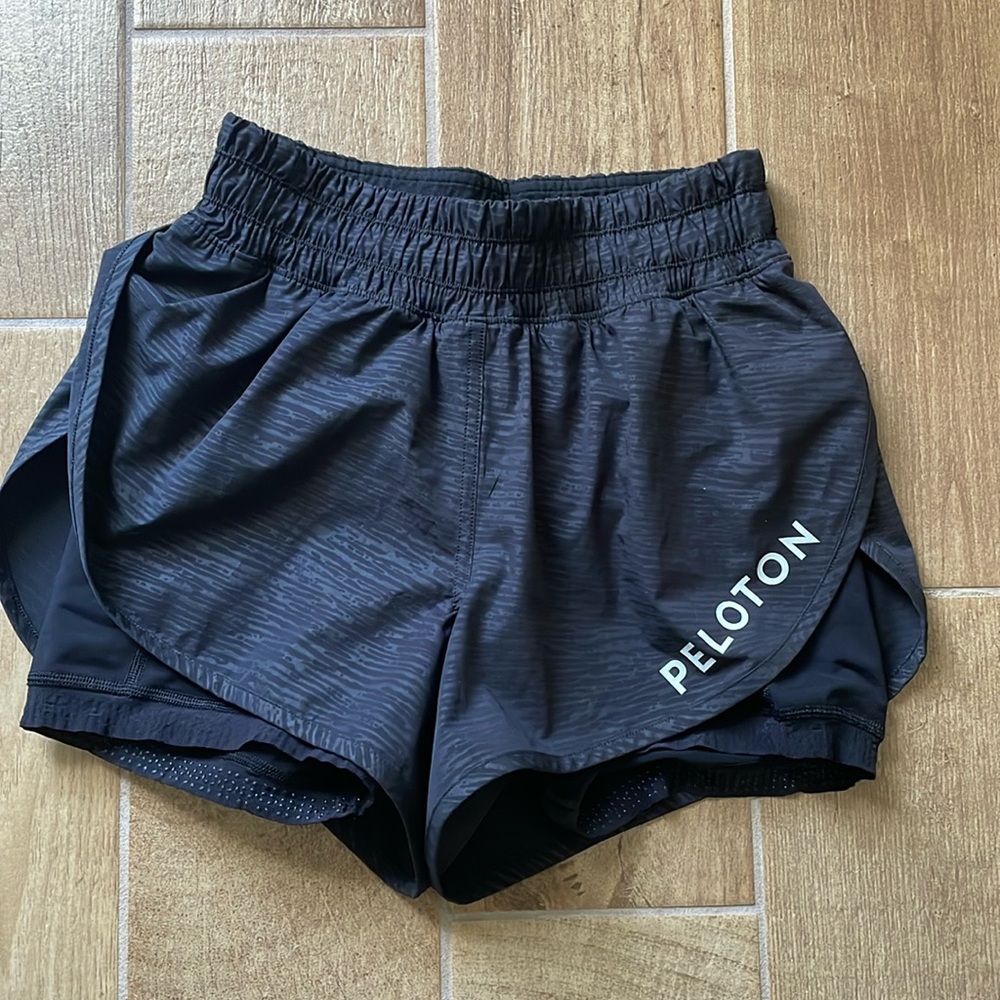 Peloton x Lululemon run shorts size 6